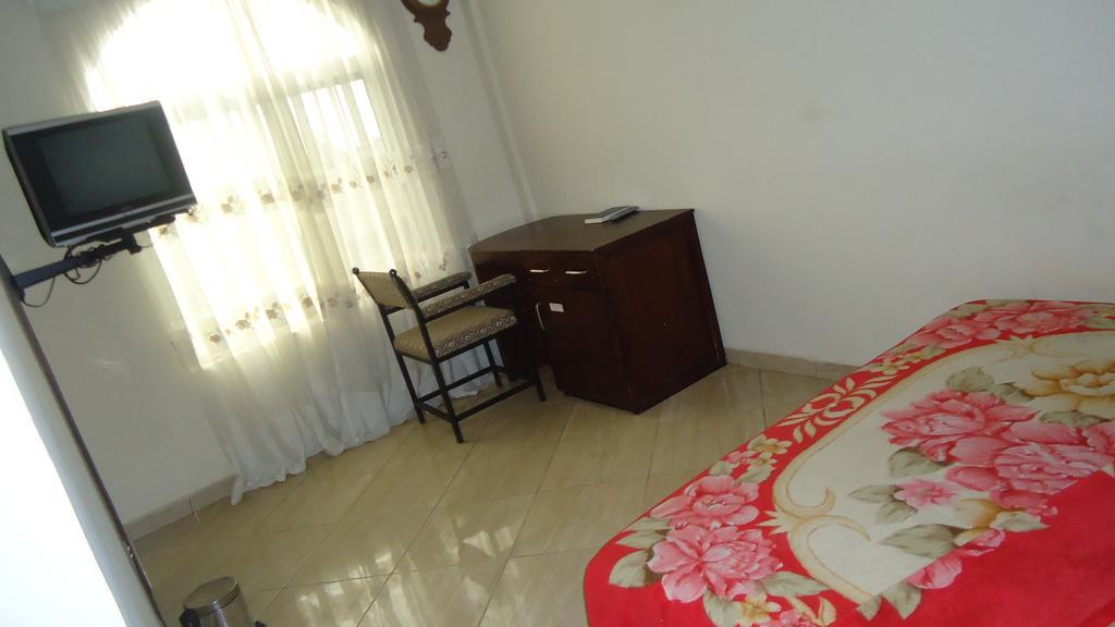 Wadoma Royale Hotel Kumasi Szoba fotó