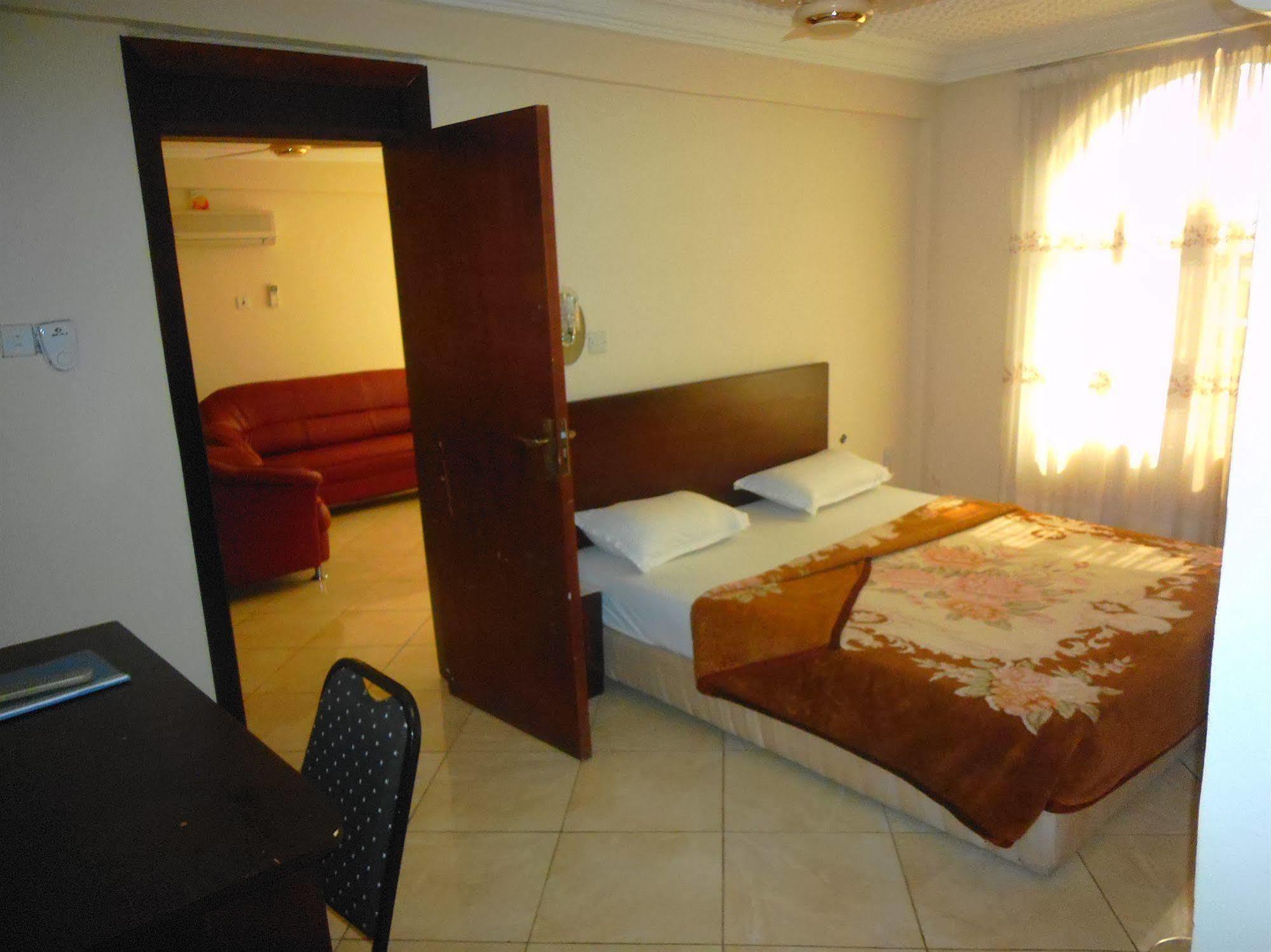 Wadoma Royale Hotel Kumasi Kültér fotó
